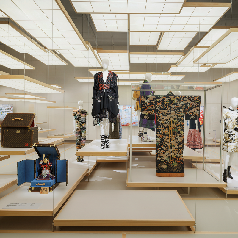 LouisVuitton_JP's tweet photo. 大阪中之島美術館にて開催：｢ビジョナリー･ジャーニー｣展
12の壮大な空間を通じて、旅の真髄(こころ)を再解釈し続けるメゾンと日本の揺るぎない絆を紐解きます。

#大阪 #VisionaryJourneys #LouisVuitton