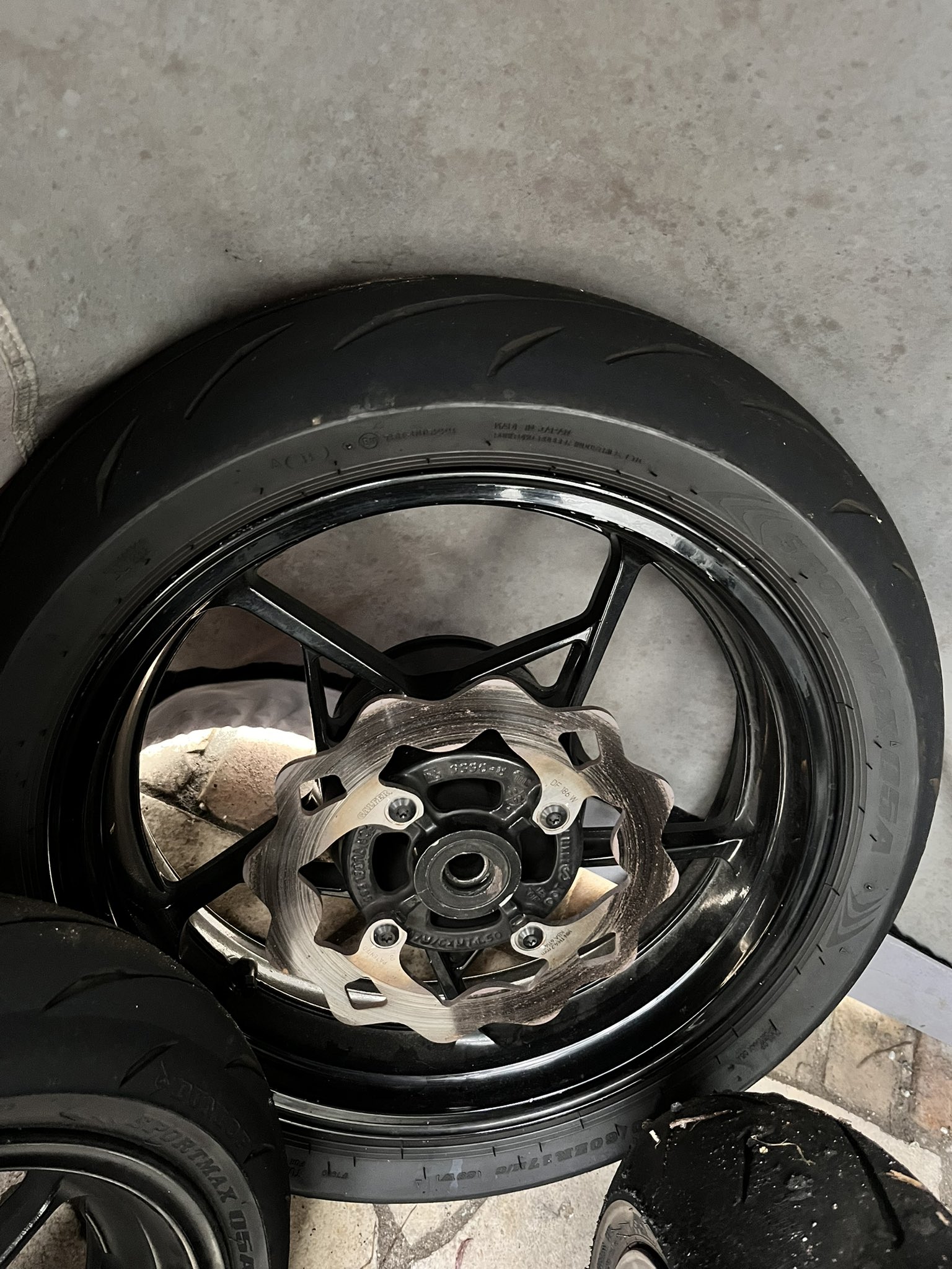 ガンメタゴールドカラーホイールディスク＆ボルト＆スプロケットハブ＆ハブダンパー GROM ゴールドカラーホイールディスク＆ボルト＆スプロケット