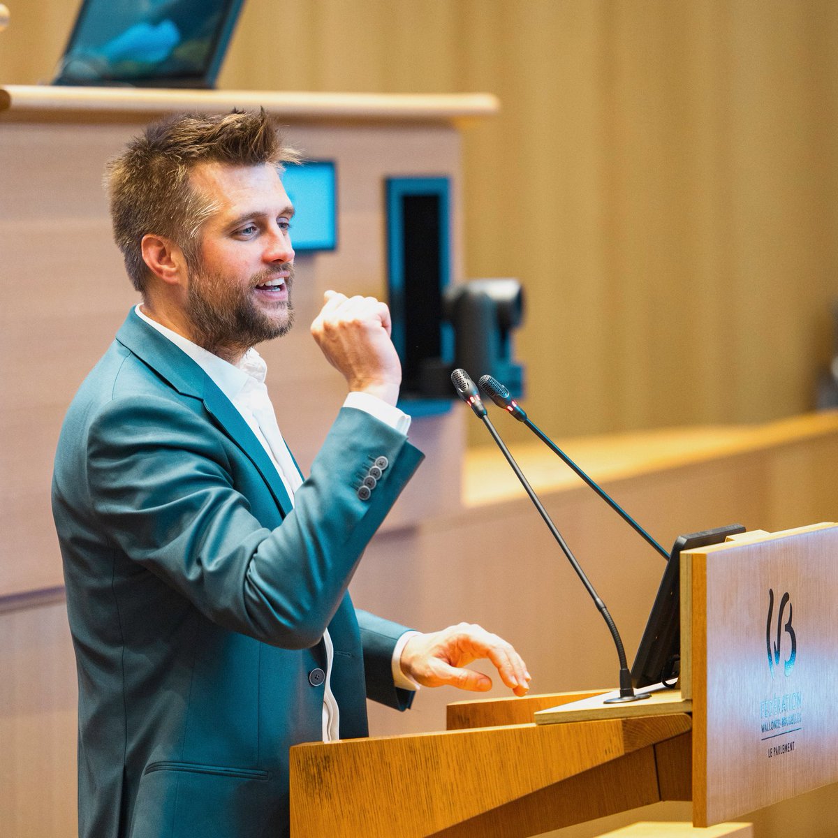 Un an après le mariage <a href="/MR_officiel/">MR</a> – <a href="/LesEngages_be/">Les Engagés.be - Mouvement participatif</a>  en FWB, la lune de miel est finie. 
Ce matin, j'ai pris la parole en séance plénière pour dresser le vrai bilan d’un an de gouvernance : imprévisibilité budgétaire, abandon de l’enseignement public, détérioration des