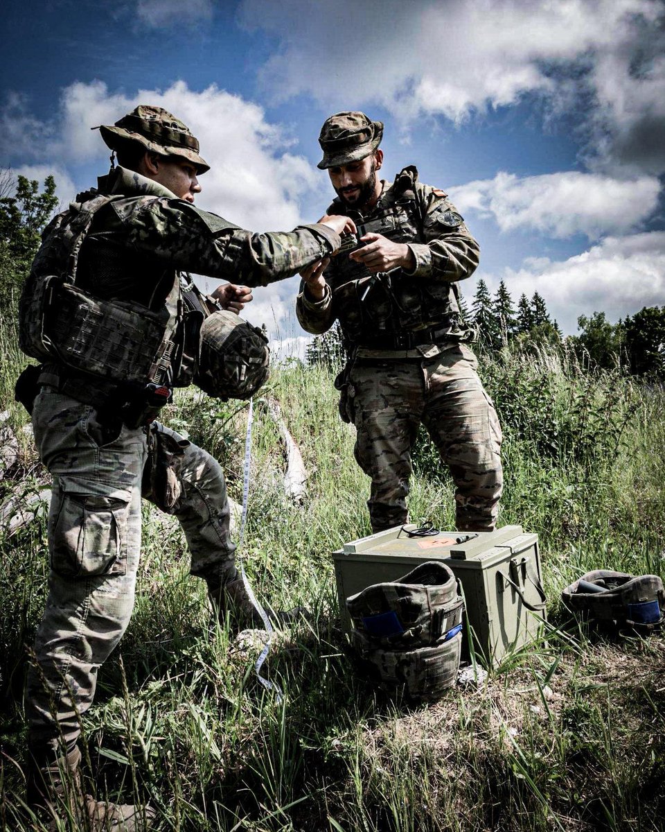 NATO's tweet image. Forming a bigger, stronger and more capable NATO battlegroup Slovakia 🇸🇰
The battlegroup proved its ability to grow in size from a multinational battalion to a multinational brigade, adding hundreds more troops and capabilities while participating in a dynamic combat exercise