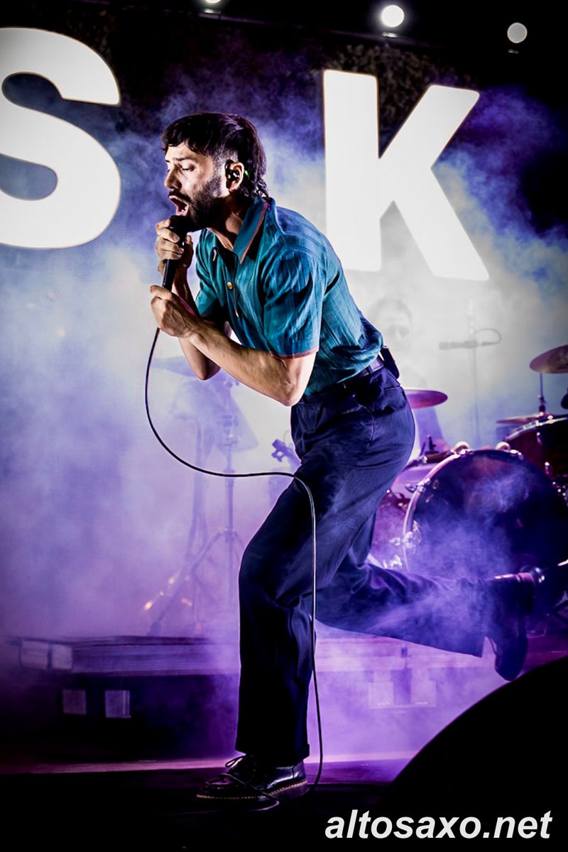 AltosaxoMusic's tweet image. Aimone Romizi of Fast Animals And Slow Kids performs at Testaccio Estate in Rome, Italy on July 14, 2025. #FASK  
ALTOSAXO Music Apparel 
altosaxo.net