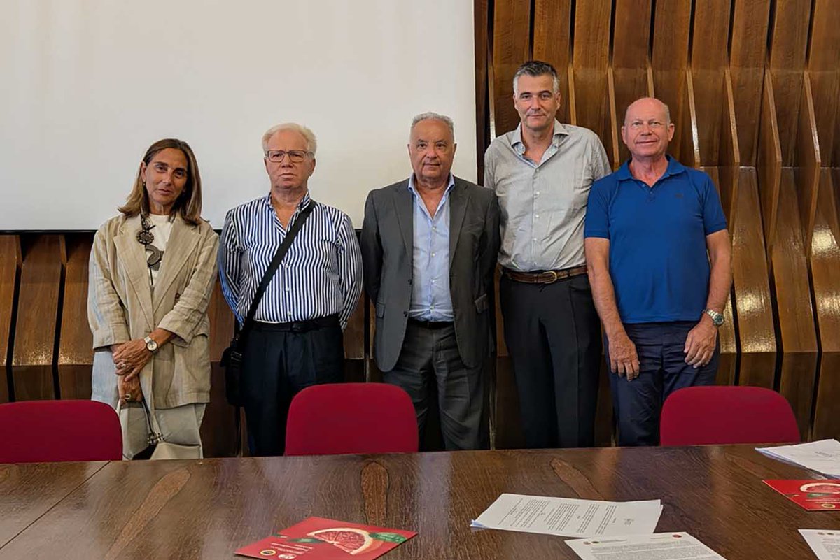 Arancia rossa di Sicilia Igp: Consorzio e Università insieme per la qualità. Un progetto finalizzato al miglioramento delle produzioni anche attraverso la realizzazione di un tavolo di confronto congiunto
<a href="/unict_it/">Unict</a> #unict #unictmagazine
unictmagazine.unict.it/arancia-rossa-…
