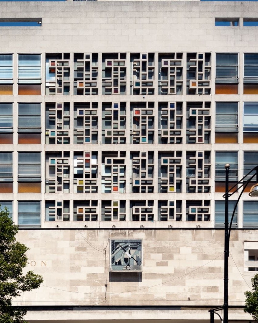 C20Society's tweet image. NEWS: C20 has engaged in constructive pre-app discussions with the developers of 33 Cavendish Square, north of Oxford Street in London. The former home of London College of Fashion, it was built to designs by TP Bennett and Son between 1959 and 1963.
The Society does not object…
