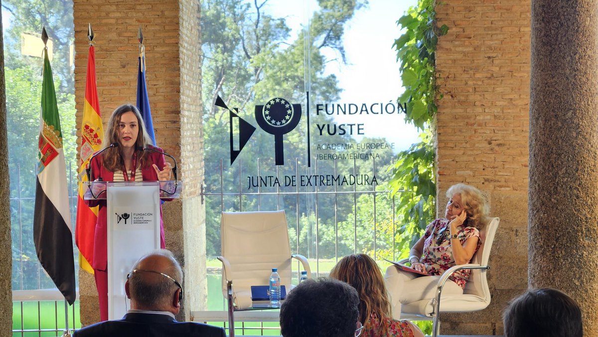 🗣️<a href="/rociosavas/">Rocío Savas</a> y <a href="/incertis_rachel/">Raquel R. Incertis</a>, parte de la Cátedra <a href="/futeudispan/">Cátedra Jean Monnet "Futeudispan"</a>, han obtenido una de las Becas Europeas de Investigación y Movilidad en Estudios Europeos ‘Premio Europeo Carlos V – Angela Merkel’ de la <a href="/fundacionyuste/">Fundación Yuste</a>.