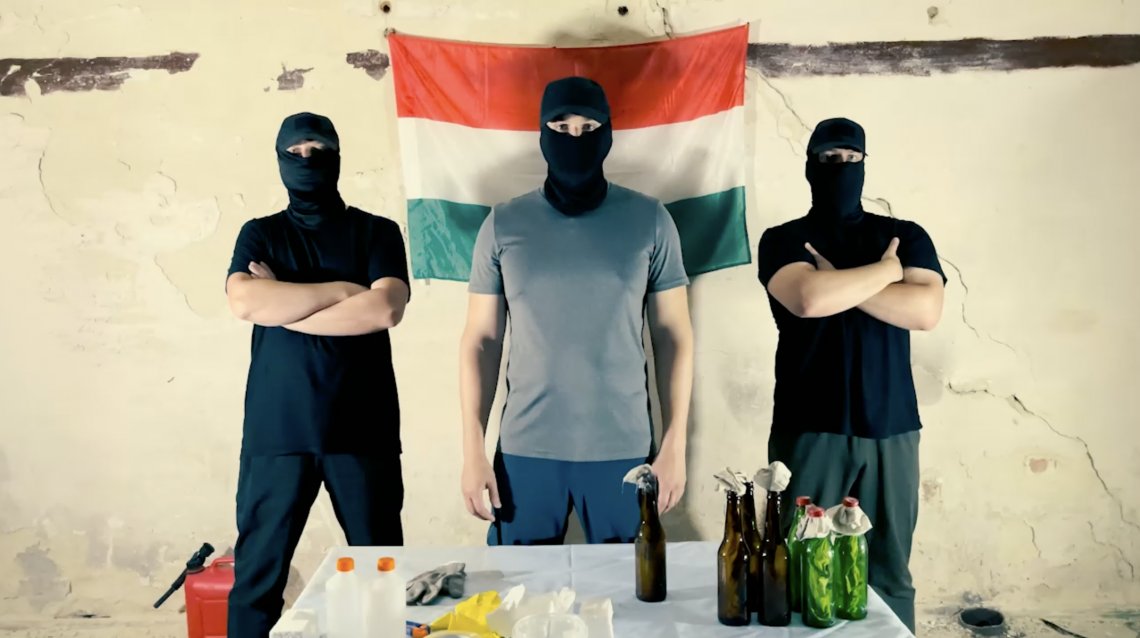 SzabadonMagyar's tweet image. Orban and the russians started a massive psyop at the same time against Ukraine, using the Hungarian minority living in Ukraine.
Fake videos and massive campaigns have started recently.
In Orban's defence minister's leaked speech, literally heard about this. The 0. Phase of war