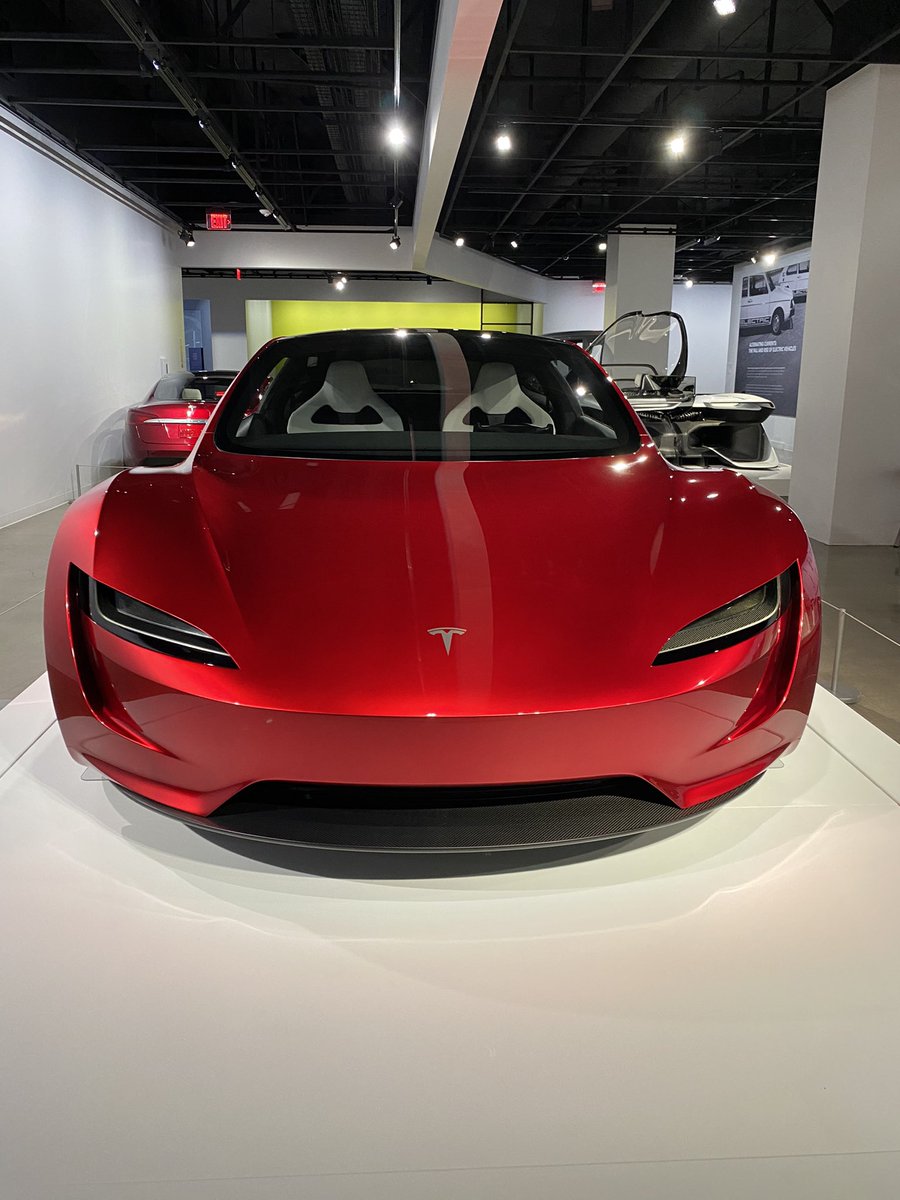 The next-generation Tesla Roadster is a masterpiece!
