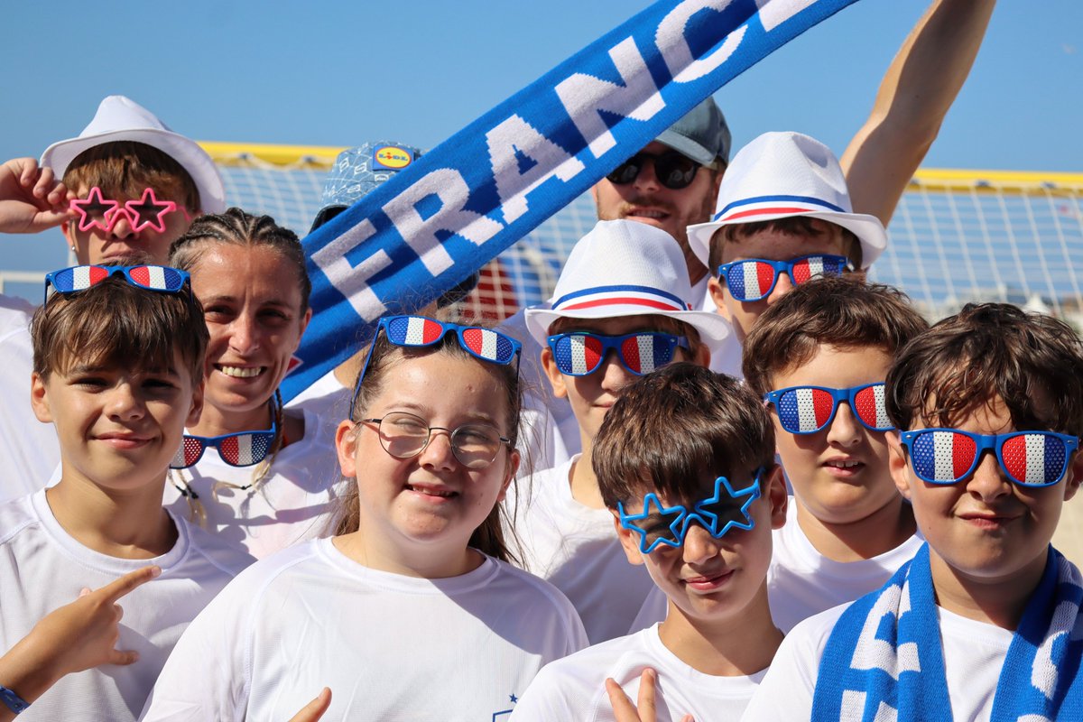 LBFoff's tweet photo. [EVENEMENT]
C'est parti pour 2 jours d'animations à Quiberon avec le passage du #FFFTour ! 😎
C'est ouvert de 10h00 à 13h00 et de 15h00 à 18h00 et c'est gratuit 👌

@FFF @districtfoot56 https://t.co/TZpC2tQ7Z2
