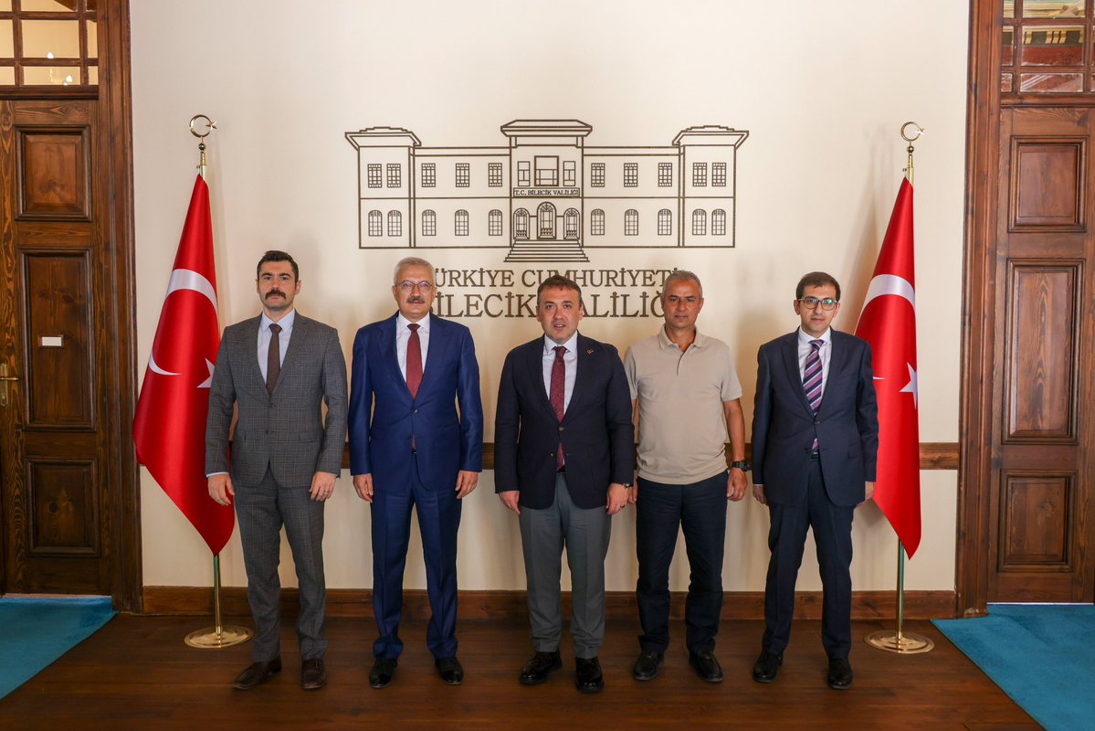 📌 Bursa Cumhuriyet Başsavcısı Sayın Ramazan Solmaz, Bilecik Cumhuriyet Başsavcısı Sayın Burak Olgun, Ağır Ceza Mahkemesi Başkanı Sayın Mehmet Kurt ve Teknik Direktör İsmail Kartal, Valimiz Sayın Faik Oktay Sözer'i ziyaret etti.

<a href="/FaikSOZER/">Faik Oktay SÖZER</a>