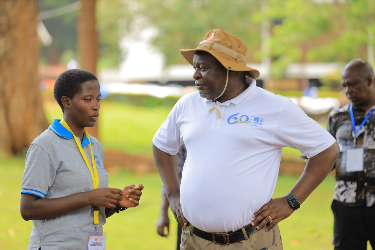 ShivanAtuh22006's tweet image. .@USSSAOnline #ballgames2025
#MindGames
A ludo player welcoming Rev. Duncans Mugumya, Commissioner for Physical Education and Sports at Tororo Girls School.