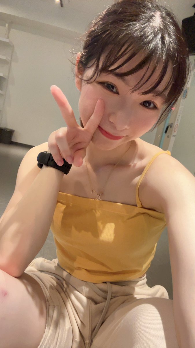今日はスタジオで振り入れしてこれからリハに行ってきます☺️

ヒールで踊るのって本当に難しい😓
足にヒール突き刺しちゃった😅
