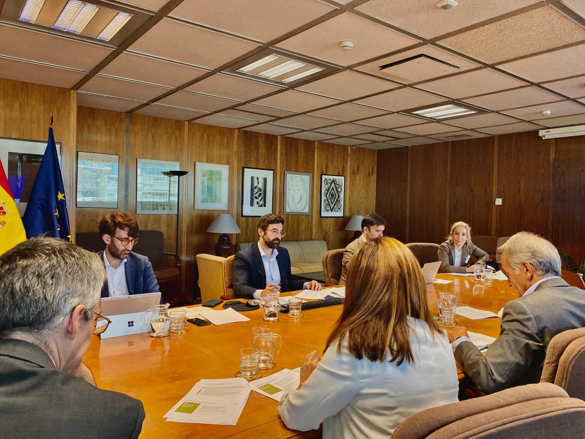 Transición Ecológica y Reto Demográfico (@mitecogob) on Twitter photo 🟡 <a href="/j_groizard/">Joan Groizard.</a> se ha reunido hoy con la Alianza por la Competitividad
Para impulsar la conexión del vínculo entre la energía barata que proporciona la generación renovable y la reindustrialización del país ⚡️ 🟡 <a href="/j_groizard/">Joan Groizard.</a> se ha reunido hoy con la Alianza por la Competitividad
Para impulsar la conexión del vínculo entre la energía barata que proporciona la generación renovable y la reindustrialización del país ⚡️