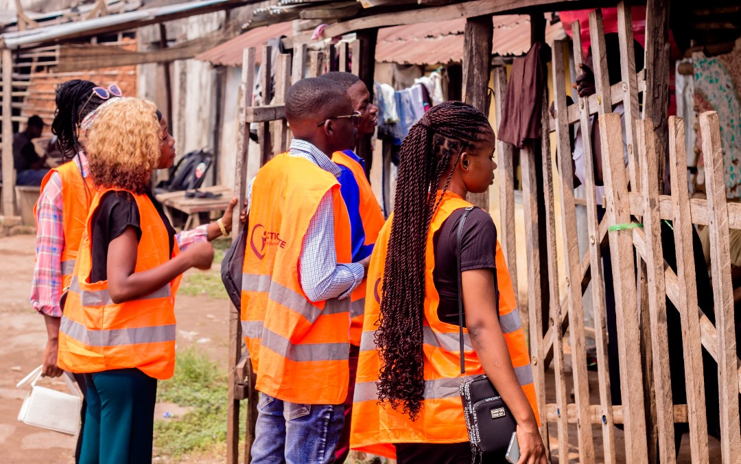 À Kwilu, <a href="/Actionsanteasbl/">Action Santé Asbl</a> va de porte en porte pour sensibiliser au choléra. 
Connaître les signes, réagir vite, se faire soigner = sauver des vies. 
Ensemble, stoppons la propagation.
#EndCholeraNow #HealthForAll #ActForKwilu #CleanHandsSaveLives #DRCHealthAlert
<a href="/OMSRDCONGO/">OMS RDC</a>