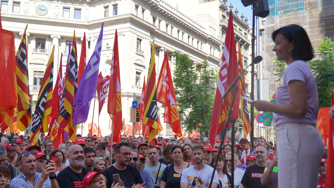 Avui ens hem tornat a concentrar davant de Foment. Exigim convenis dignes i reducció de jornada. Prou dilacions.