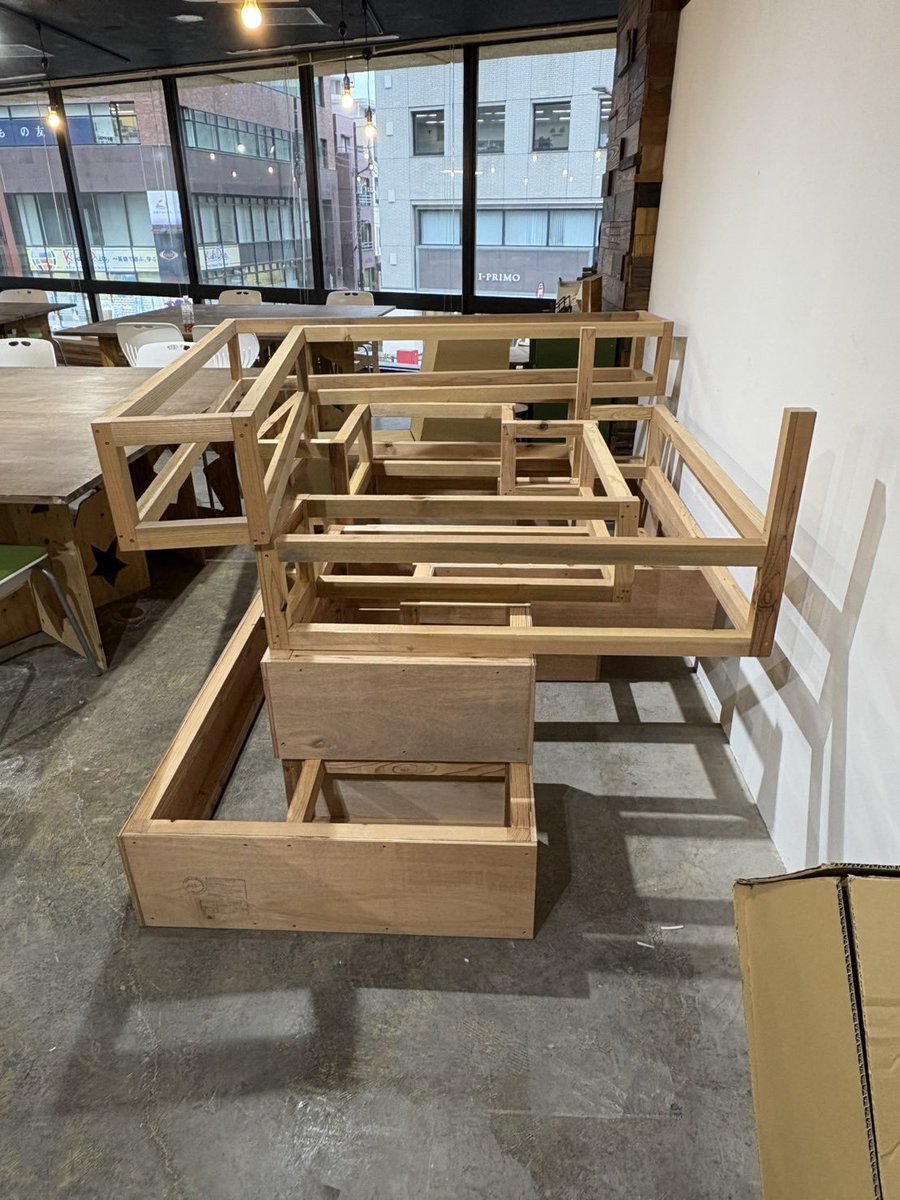 sat_si_'s tweet photo. まだまだ製作中ですが！
来週の常陸大宮夏祭りで
甲神社にて、あかりの空間演出やります。
学生たちと今週来週がんばって作り上げるので、ぜひ見に来てください！
（今週末はこどもたちとワークショップやってきます〜） https://t.co/jZzkE3hBTK