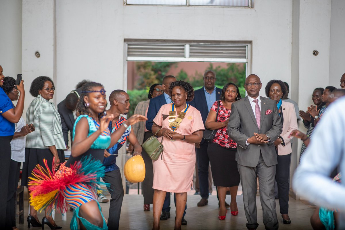 rcbnuganda's tweet image. We officially hosted DG Geoffrey M. Kitakule @GKitakule the RCBN way!
He urged us to stay engaged with our communities, support the youth and fellow Rotarians, and consistently showcase Rotary’s impact.
#RotaryEyamba
#ServiceAboveSelf
#uniteforgood
