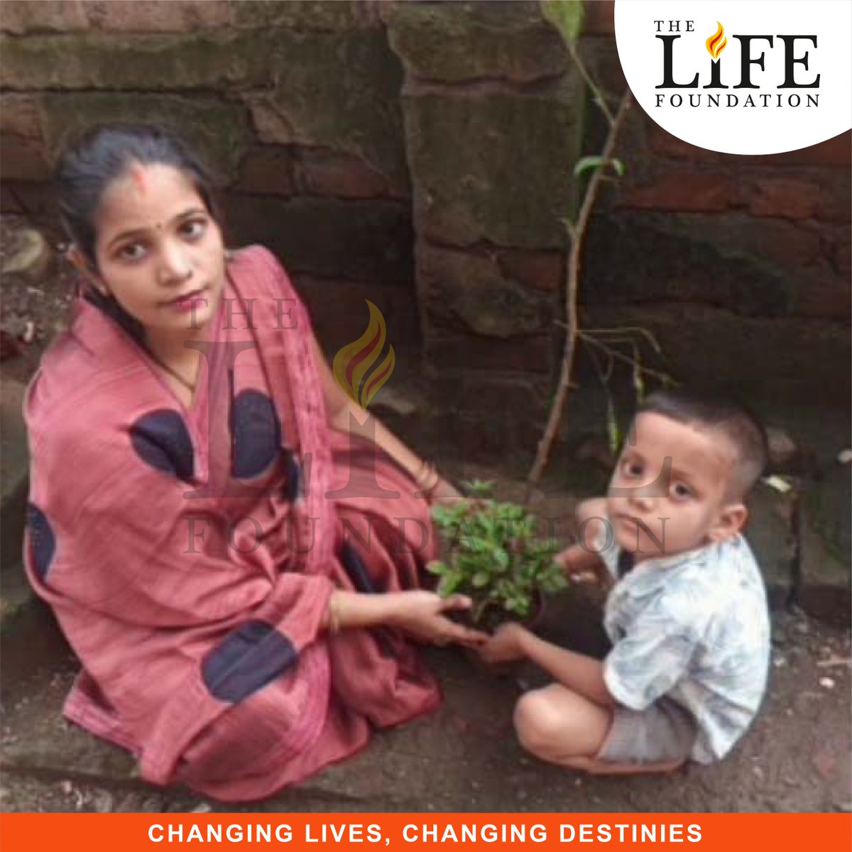 TLFNGO's tweet photo. 💚 Growing Roots of Gratitude
As part of our Urban Initiative, Green Day at The LIFE Foundation was about more than just celebrating the colour green.
Our Nursery students explored green through creative block activities, while Jr. and Sr. KG students planted a sapling.💚 https://t.co/2dLFKZTt5u