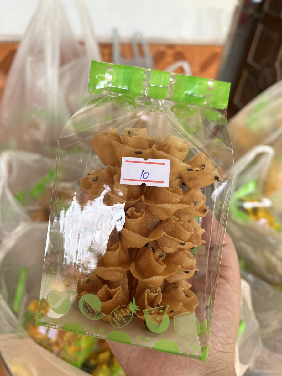 YanThnan's tweet image. ส่งแล้วจ้า~ 5 บ้าน 200 ห่อ 🍘🎁
ขอบคุณทุกออเดอร์นะคะ 💕 ขนมหอม กรอบ สดใหม่ทุกชิ้น!
#ขนมไทย #สารพัดขนม #homemadesnack #ของกินอร่อย