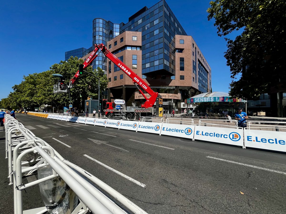 Azy on peut pas mettre un ralentisseur quand ils passent devant l’enseigne ?!!