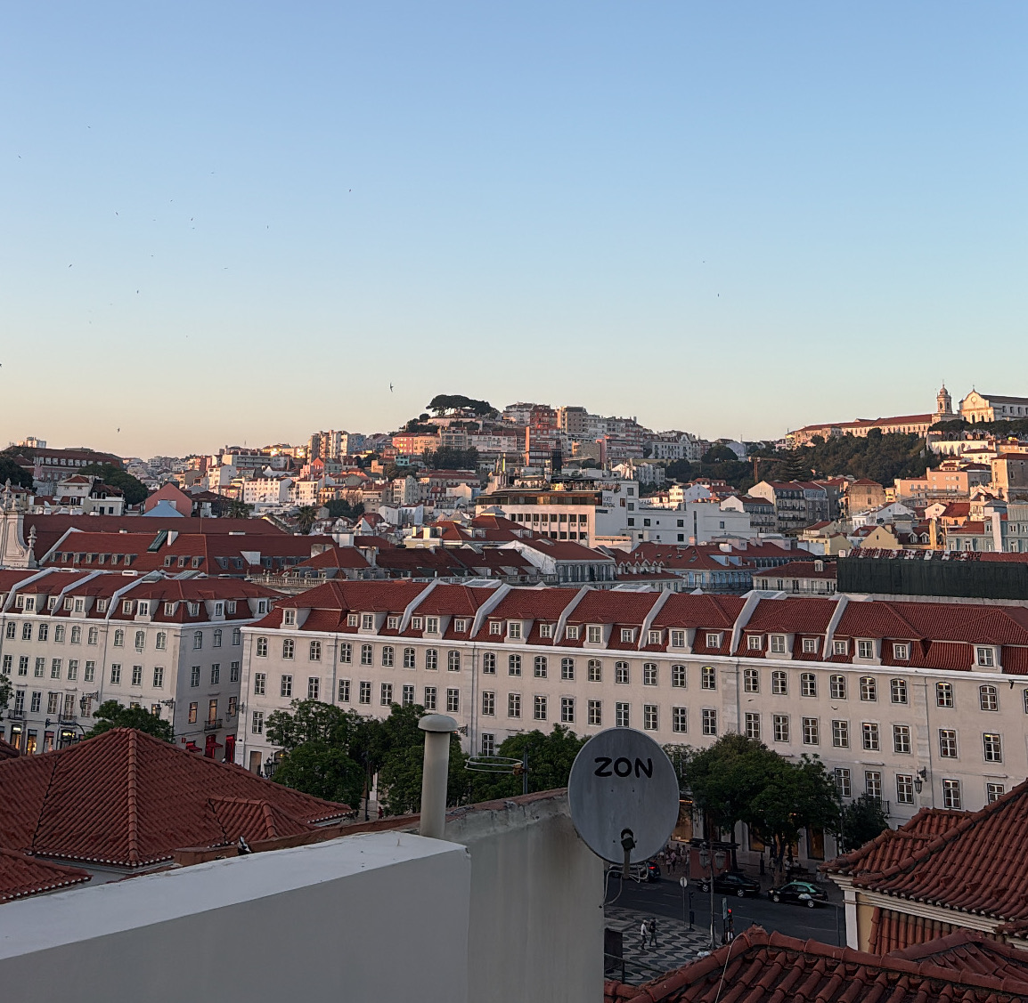 GAIMIN_Network's tweet image. Good Morning from Lisbon! 🇵🇹
Can you beat this view? 🫠
Then show us your morning view below! 🌅 👇