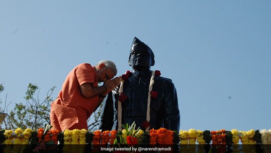 Narendra Modi has always shown respect to Netaji. This picture is from the time he was Gujarat CM.
