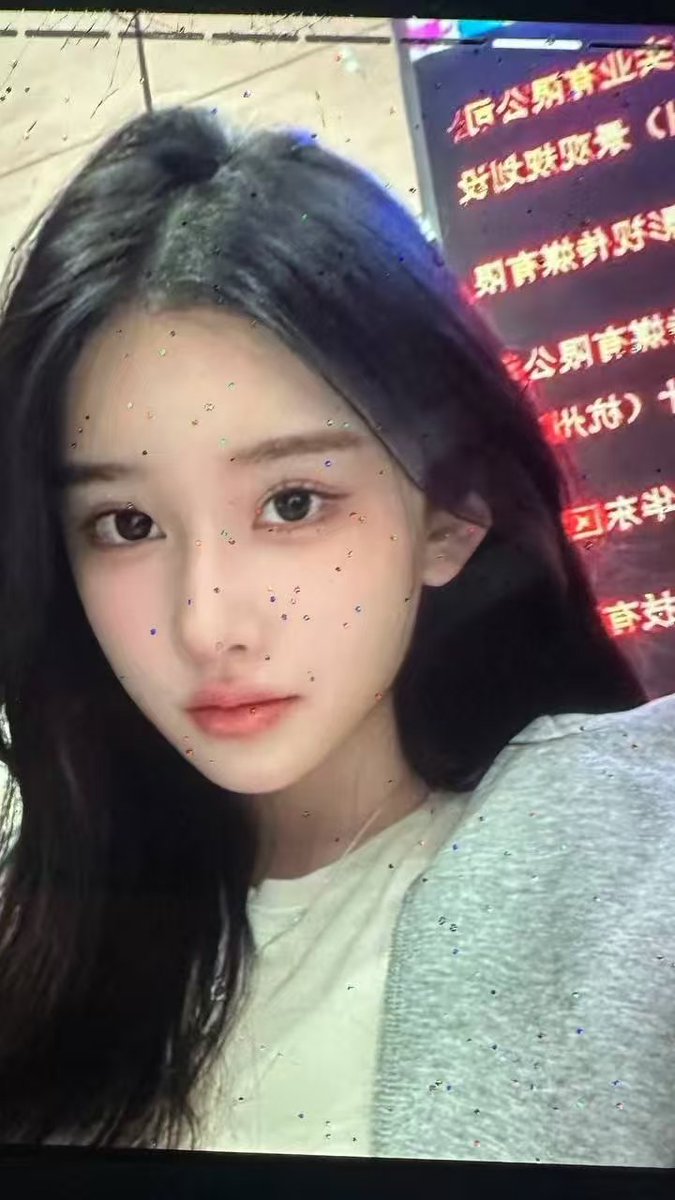 MichaelWri61706's tweet photo. Zeus宙斯在上海与大连工业大学李欣莳搞完后，然后又发现了该csgo选手Zeus转战东南亚视频！视频中出现5名女子和一只狗!
无码完整版视频合集👇
https://t.co/uIV5584fdR

https://t.co/K3pF85yG7j
漂亮妹子是大连工业大学李欣莳
#李欣莳约炮Zeus #zeus #大连工业大学 #李 https://t.co/vavd6yKSlU