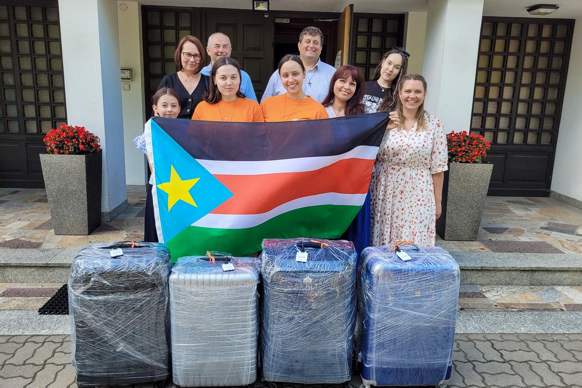 Wtorkowym popołudniem, 15-go lipca Kamila Olszewska i Marika Zając wyleciały na trzymiesięczny wolontariat misyjny do Sudanu Południowego.

misjesalezjanie.pl/kamila-i-marik…