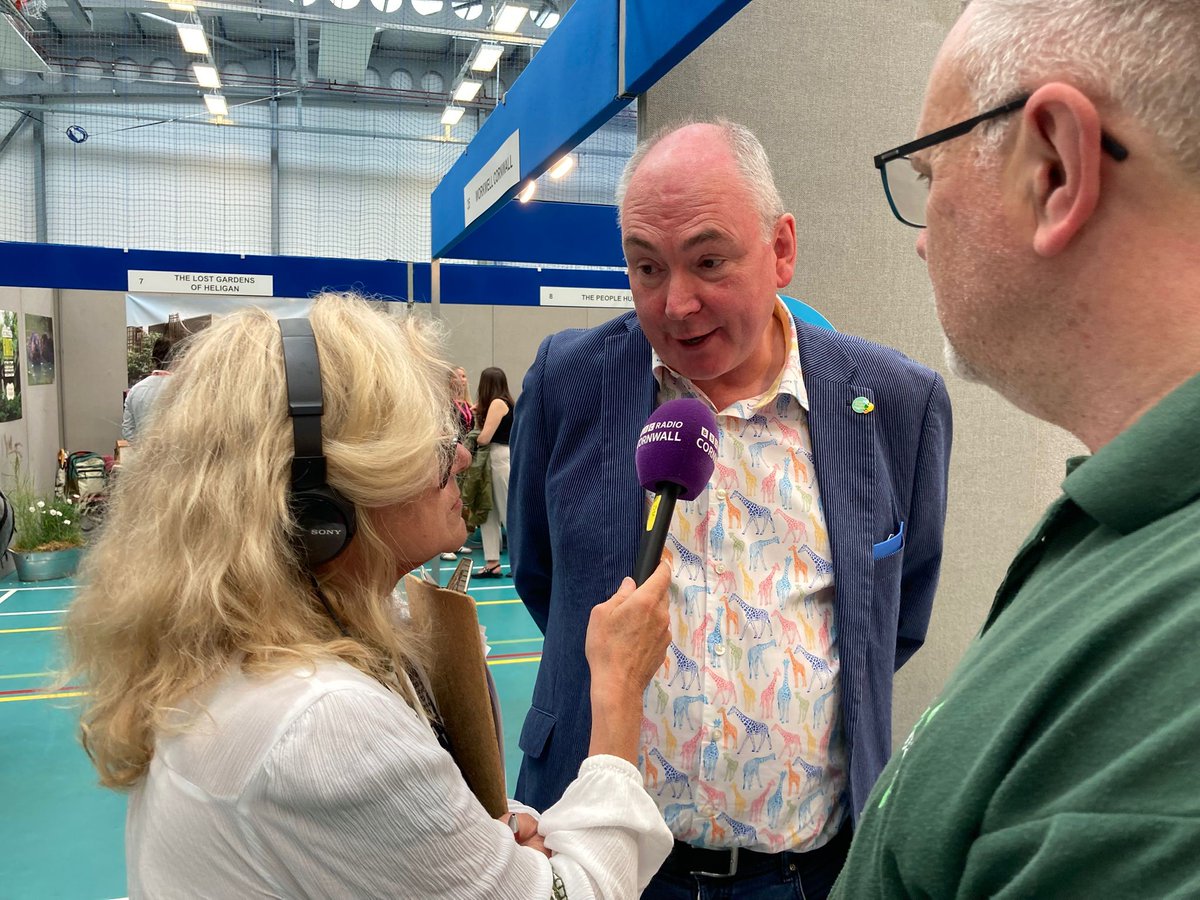 BBC Cornwall (@bbccornwall) on Twitter photo The action-packed show continues...
Julie <a href="/Skentelbery/">Julie Skentelbery</a> heard from Patrick Landmaid from Mother Ivey's Bay and Simon Fann from the Truro Foodbank.
They're both part of the Cornwall Living Wage Group.
Keep listening via ➡️ bbc.co.uk/programmes/m00… The action-packed show continues...
Julie <a href="/Skentelbery/">Julie Skentelbery</a> heard from Patrick Landmaid from Mother Ivey's Bay and Simon Fann from the Truro Foodbank.
They're both part of the Cornwall Living Wage Group.
Keep listening via ➡️ bbc.co.uk/programmes/m00…