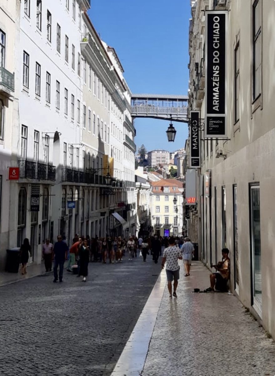 tuliprose269's tweet image. The pretty cobblestone streets of Lisbon, Portugal.. #streetphotography #travel