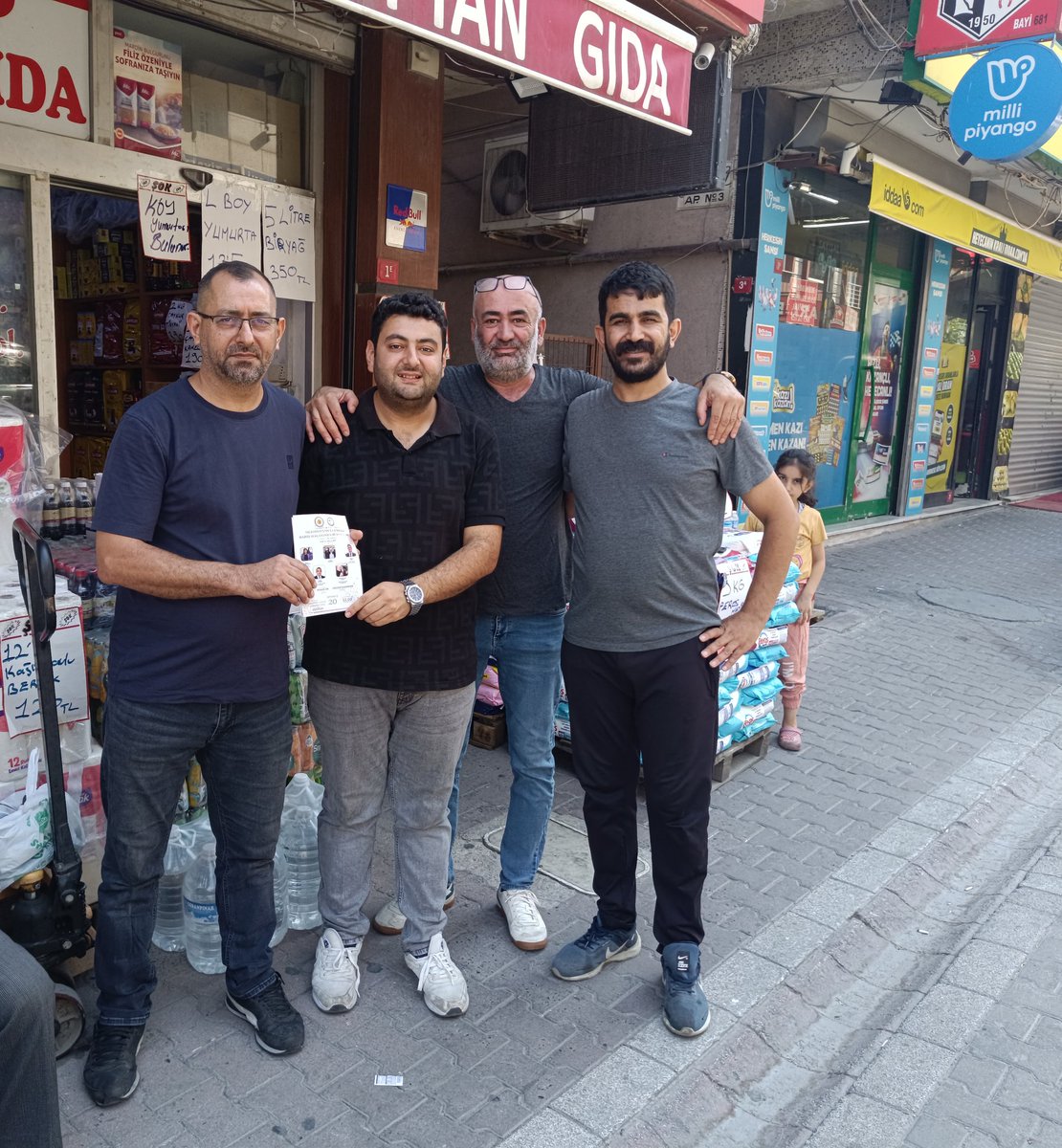 Metader_'s tweet image. “Mezopotamya Gençliği Barış Halayında Buluşuyor” şiarıyla düzenleyeceğimiz etkinlik öncesinde, Avcılar Spor Kulübü Yönetim Kurulu Üyesi Sayın Turan Yılmaz’ı ziyaret ederek etkinliğimiz hakkında bilgi verdik ve kendisini barış halayına davet ettik. Sayın Yılmaz, Terekeme…