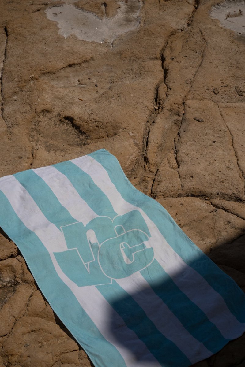 movoclothing's tweet photo. movoc summer edition

ce soir, 20h

chemises : 55€
serviettes de plage : 35€

livraison en France offerte !

https://t.co/T3rtomzWyt https://t.co/A8vmcTG5Si