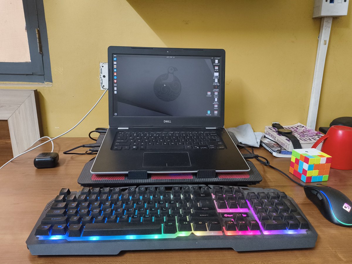 ayushcodesweb's tweet image. Ready with the desk cleanup for the grind (yes I tried to hide the wires 🥲)