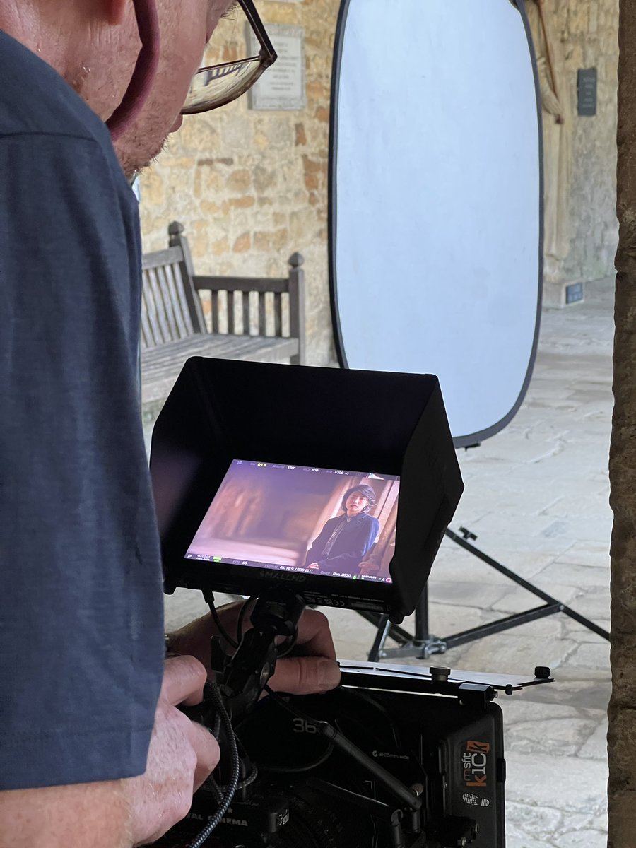 My pleasure and honour to work with an incredibly talented crew to film a documentary on Chinese and Greek philosophy at Oxford—despite the very English weather. Many thanks to all the support we received.#SocratesMeetsConfucius