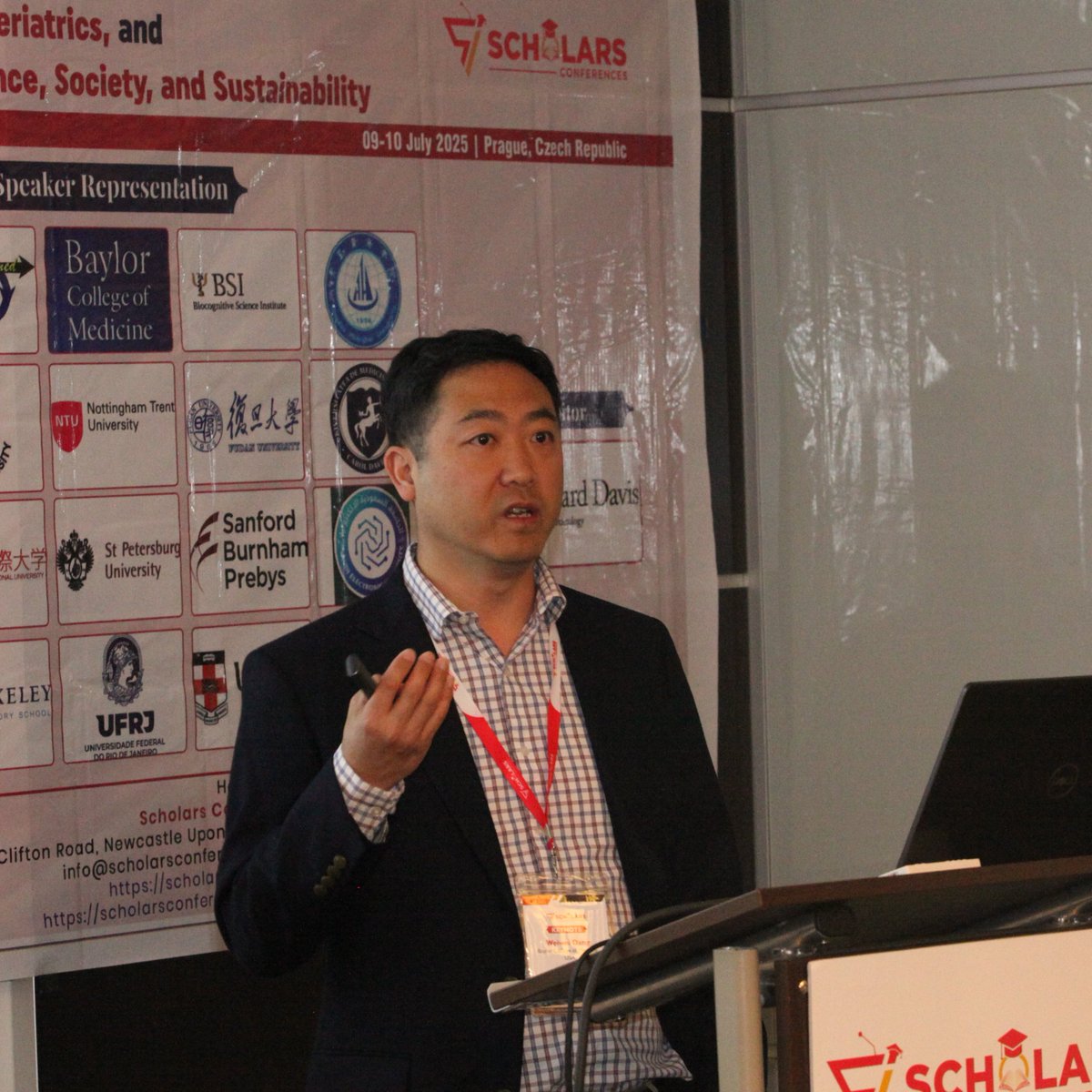 ConferenceAging's tweet image. Honored to have Dr. Weiwei Dang (Baylor College of Medicine, 🇺🇸) as a Keynote Speaker at #WCFA2025! 🧬

His talk on epigenetic &amp;amp; chromatin regulation of aging in stem cells offered deep insights into longevity science.

📸 Swipe for glimpses from his session!

@ScholarsConfer1