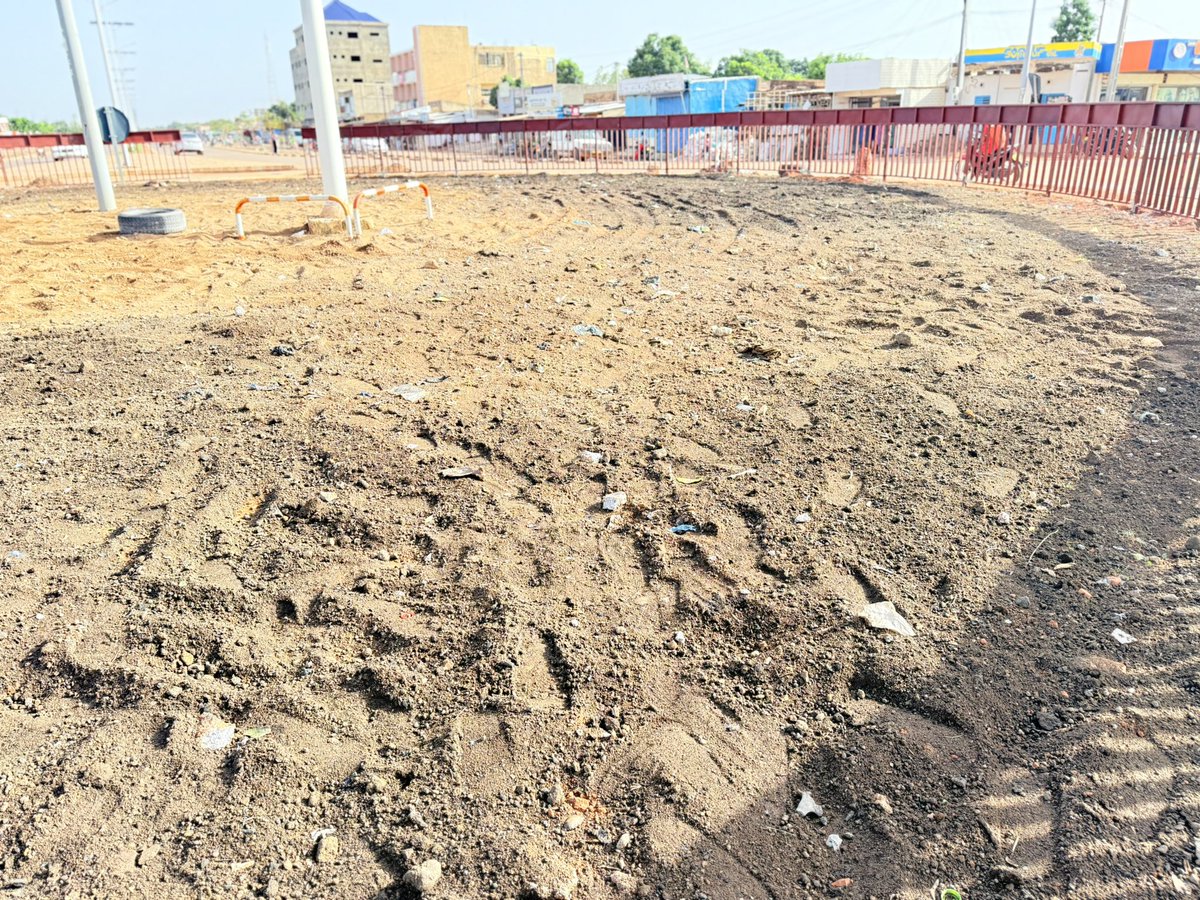 Aménagement de rond-points à Ouagadougou. Les travaux ont commencé du côté de la clinique Suka et sur les 3 autres rond-points entre la Sonabhy et le carrefour de Faso Kossam. Bientôt l’espace sera vert. Bravo à tous les acteurs. #laverdurebf.