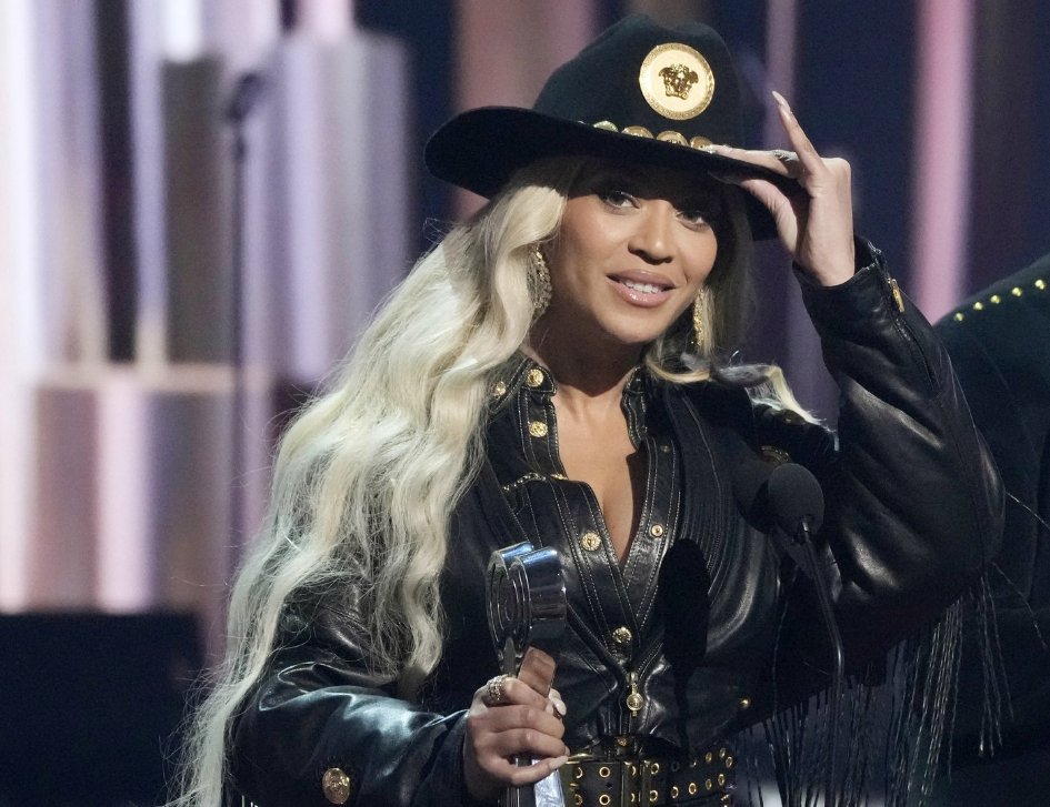 jam1e_sec's tweet image. Beyonc's unreleased music, show plans, and personal items were stolen from her team's car in Atlanta ahead of her concert, police have issued an arrest warrant. toronto.citynews.ca/2025/07/14/unr…