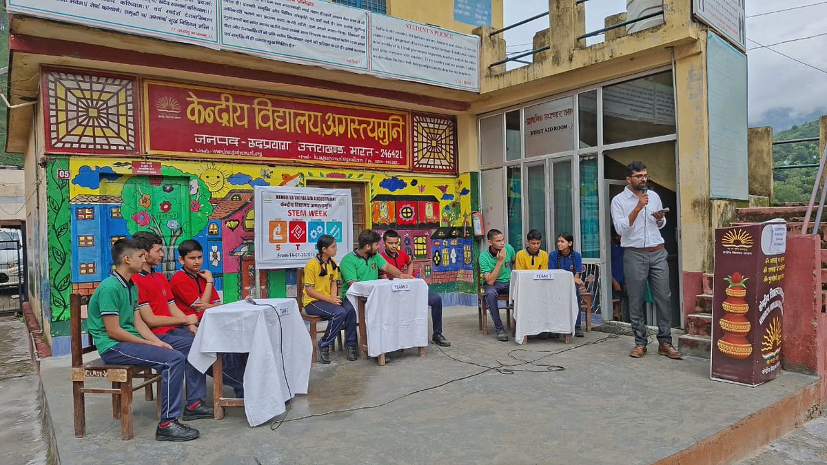 kvaug1947's tweet image. STEM Activity Day-3 RBVP & Soil Health Programmes
आज हमारे विद्यालय में STEM Activity Day-3 के अंतर्गत रोचक क्विज़ प्रतियोगिता का आयोजन किया गया।
@EduMinOfIndia
@DmRudraprayag
@FanpageKvs