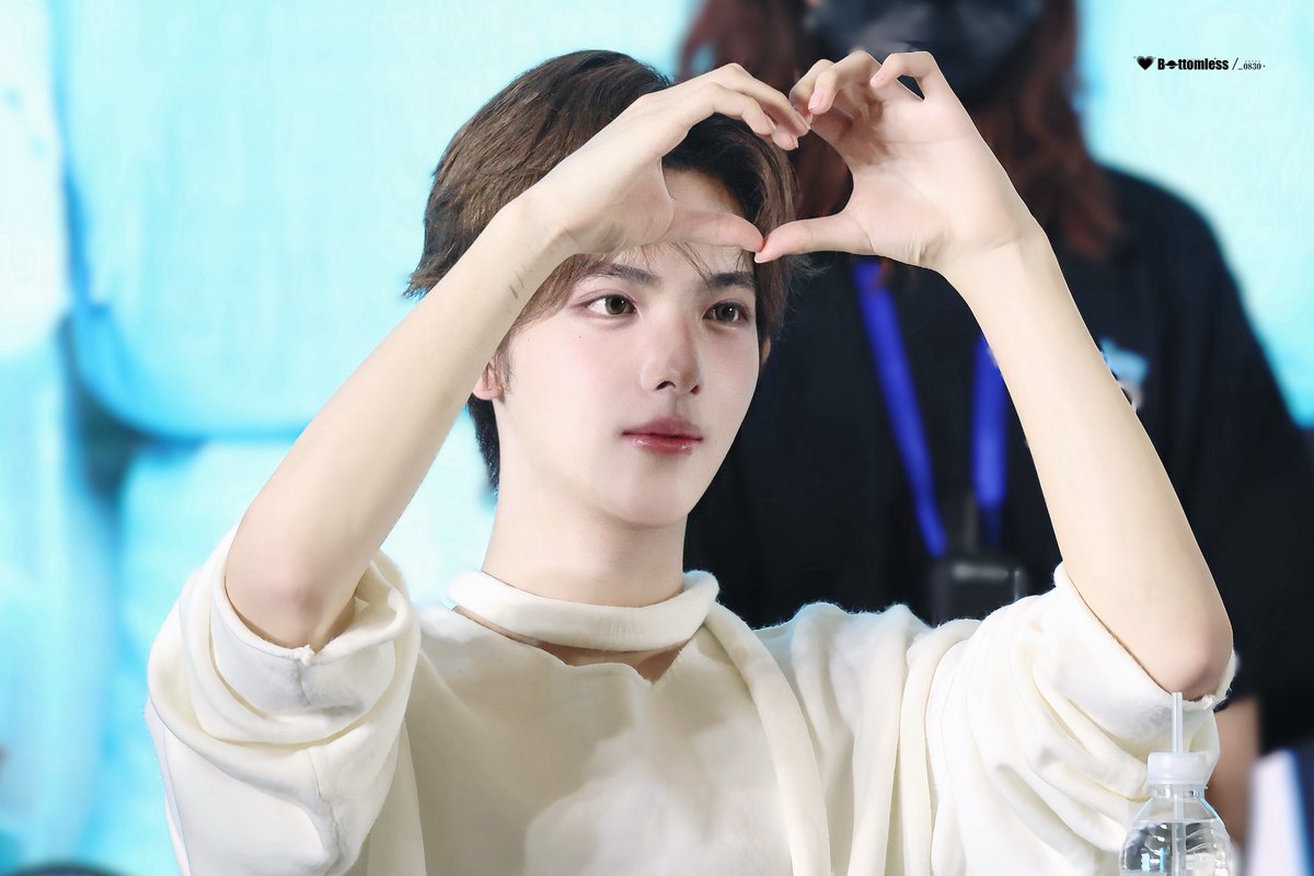 Bottomless丨新澈 tweet media