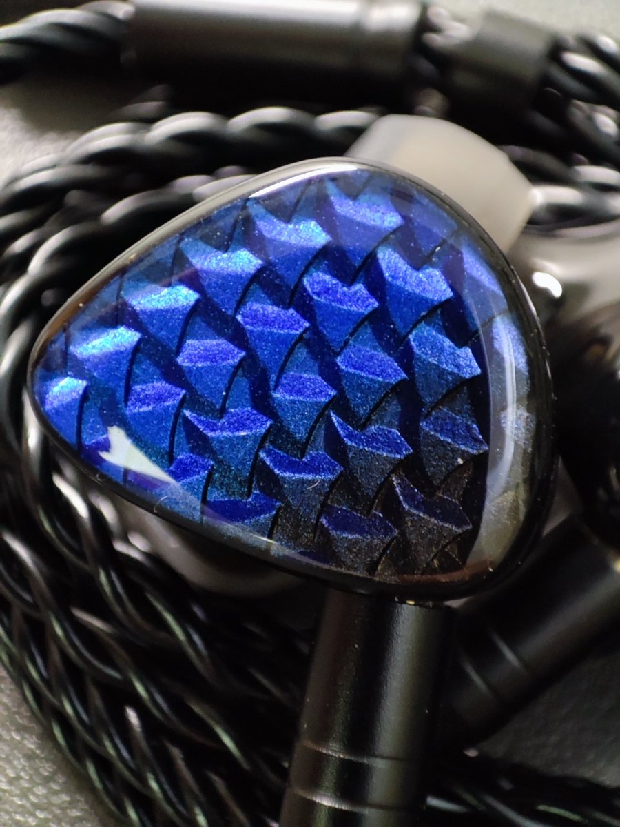 gigaretas's tweet image. kinera celest wyvern black remaster フェイスプレートが美しく、ドラムの沈み込むような音が凄く好きです。Angelears_audio様 AEHiFi_JP様ありがとうございます！