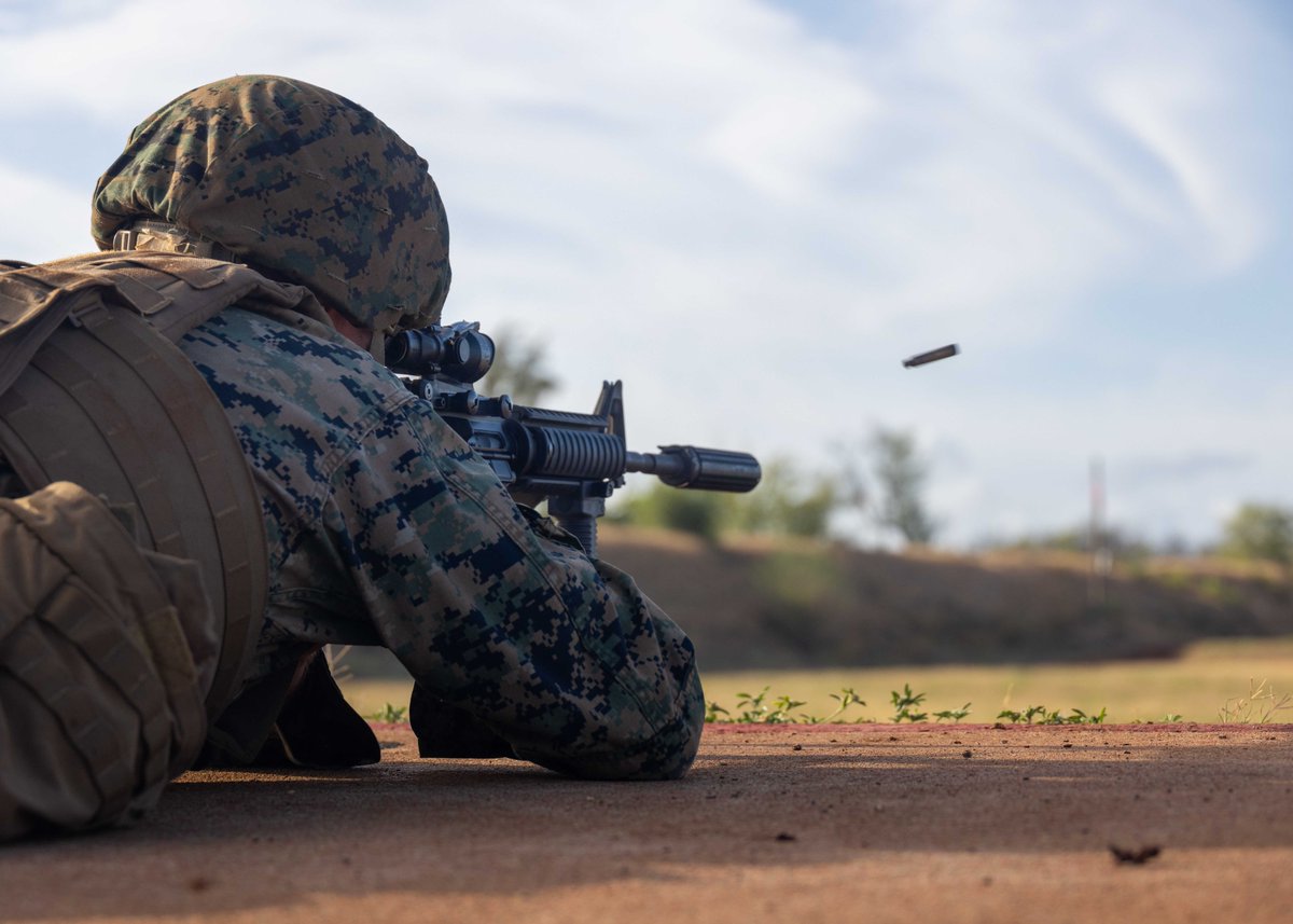 PacificMarines's tweet image. Training the Warfighter
#PacificMarines fire M4A1 carbines during an annual rifle qualification on Pu’uloa Range, Hawaii, June 26, 2025.
📸: Lance Cpl. Hailey Riddle-Chan | @marines
#FreeAndOpenIndoPacific #MARFORPAC #LiveFire #Training #ARQ