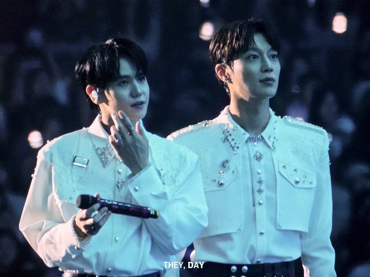 theyday7415's tweet photo. [PREVIEW] 250713 RIDE OR DIE 콘서트 (2)

#윤두준 #양요섭 #YOONDUJUN #YANGYOSEOP #하이라이트 #HIGHLIGHT #비스트 #BEAST https://t.co/M8ZtrNWH9q