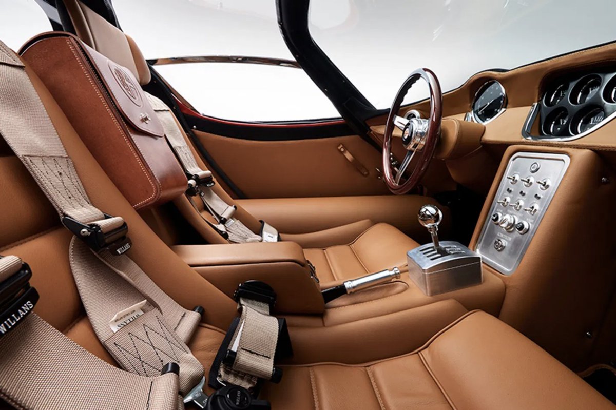 The Alfa Romeo Tipo 33 Stradale is one of Italy's finest ever creations - now it lives once more. pistonheads.com/news/ppw/r33/5…