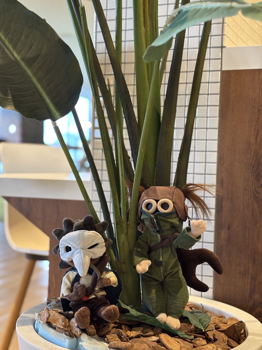 LN_JP's tweet image. おはよう、ロゥ、アローン。

もうすぐ三連休だね。
2人は何をするのかな？

＃リトルナイトメア3