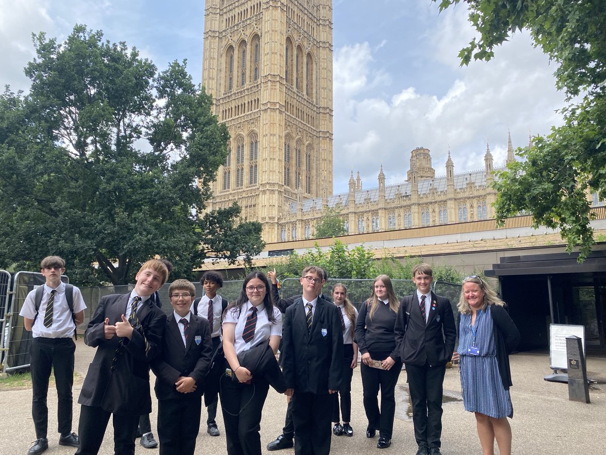 On Monday 14th July, twenty-three Etone College pupils from Years 8 and 9 attended a School Trip to the UK Houses of Parliament in Westminster, London...
Read more: bit.ly/4lx9ZKV