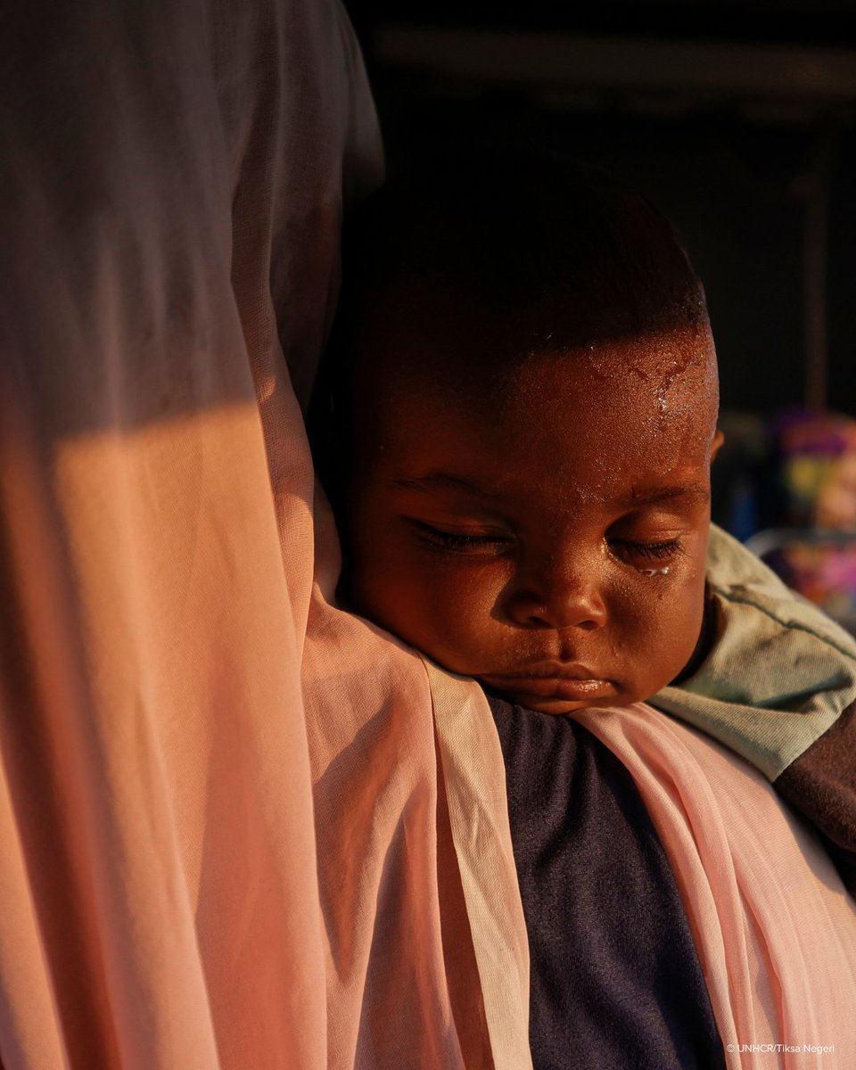 Nafisa holds her child as they arrive in Maban, South Sudan, fleeing war, only to find more hardship.

Urgent support is needed to help families like hers rebuild with dignity.

Donate to help us deliver life-saving aid: bit.ly/3TVICif