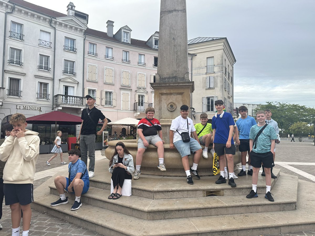 CHCSLanguages's tweet image. Shopping yesterday @CefnHengoed