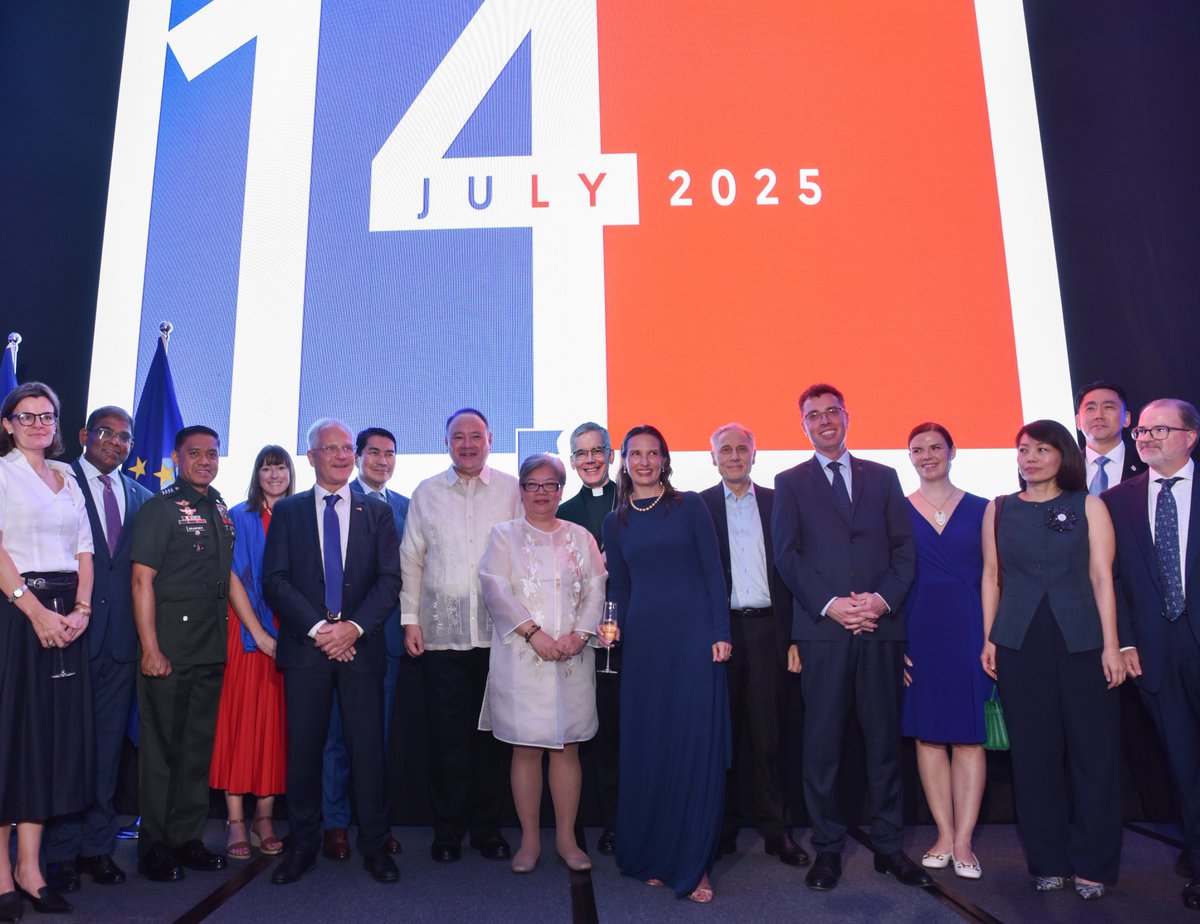 FrenchEmbassyPH's tweet image. 🇫🇷 Thank you for celebrating #BastilleDay with us! This year, France and the Philippines continue to strengthen our bilateral cooperation:

🌊UN Ocean Conference
✈️Paris-Manila direct flight
🤝Trade Minister @LaurentSMartin visit
⚓Historic stopover of the 🇫🇷 carrier strike group