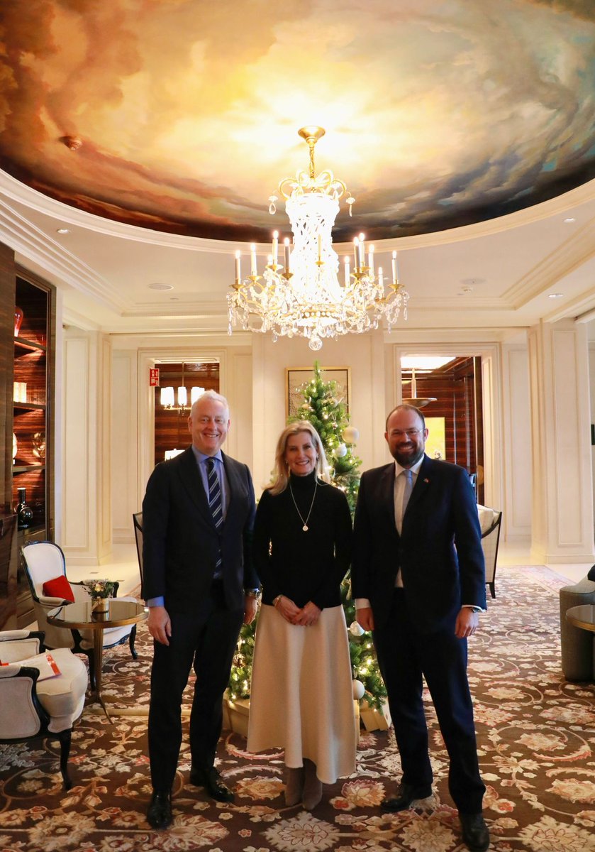 JamesWSquire's tweet image. Farewell to my esteemed colleague Ambassador @SimonManleyFCDO as he concludes 4 years distinguished service to multilateralism as Perm Rep to UN & WTO in Geneva. Thanks for great support & partnership Simon.
Adieu, Uf Widerluege, Addio, A revair! 🇨🇭🤝🇬🇧
ow.ly/YbSJ50Wqo4B