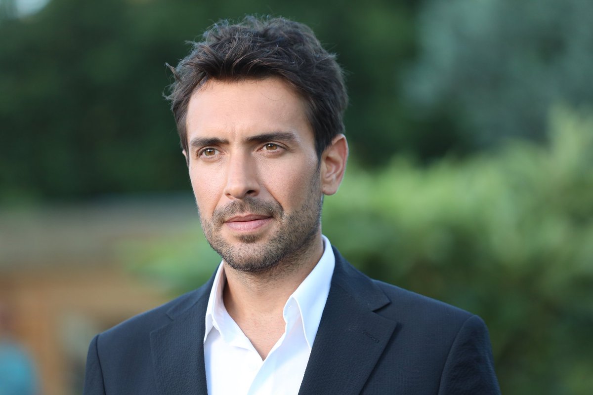 Keşke daha uzun süre izleyebilseydik sizi.
Devrim Özkan, Ulaş Tuna Astepe...
#NilKaan #ÇiftKişilikOda