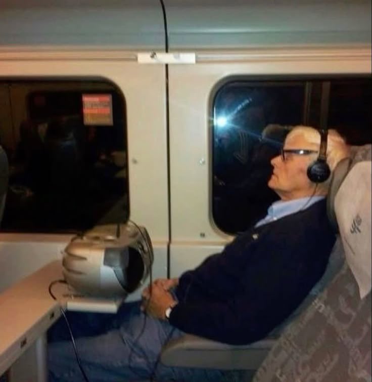 suddenly life is good i love you ivos 🤍😭