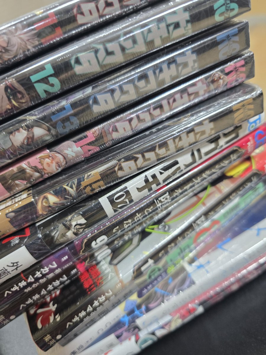 amakisaeya's tweet image. #今日買った漫画
◆ガチアクタ 11~15
◆カグラバチ 7
◆エクソシストを堕とせない9~11
◆怪獣8号 15
◆冷徹公爵の13番目の婚約者になります 7
◆カメレオンはてのひらに恋をする
◆解体真処 1
ガチアクタの特典可愛くて買えてなかった続き全部購入!そして、ナツコミステッカーもGET!
#漫画